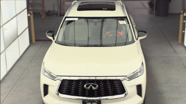Used 2023 INFINITI QX60 Luxe w/ Cargo Package AWD/4WD image 2