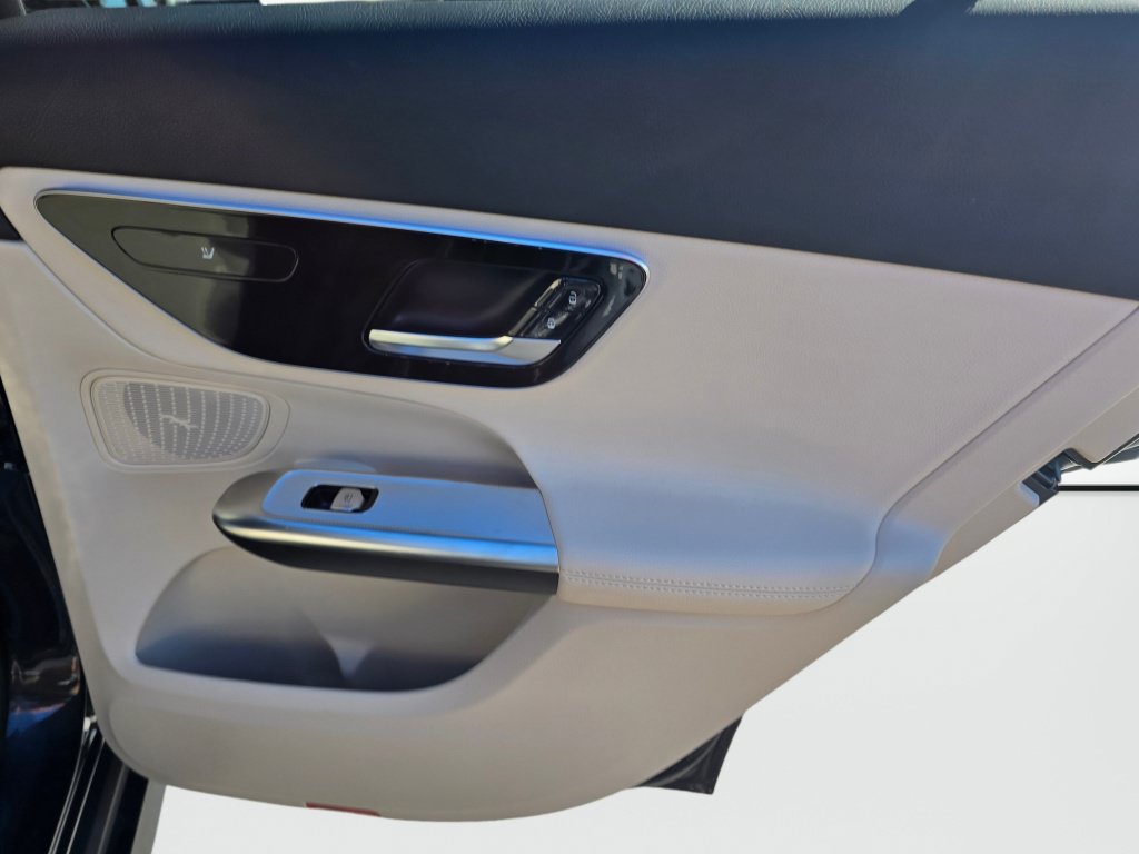 New 2027 Mercedes-Benz GLC 300 4MATIC image 21