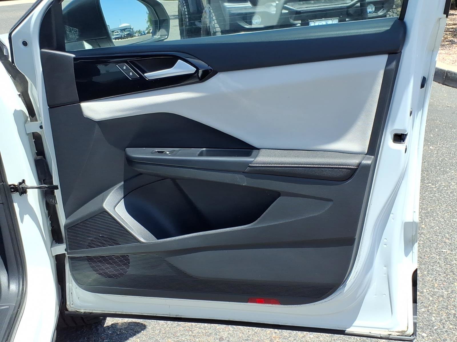 Certified 2025 Volkswagen Taos S AWD/4WD image 17