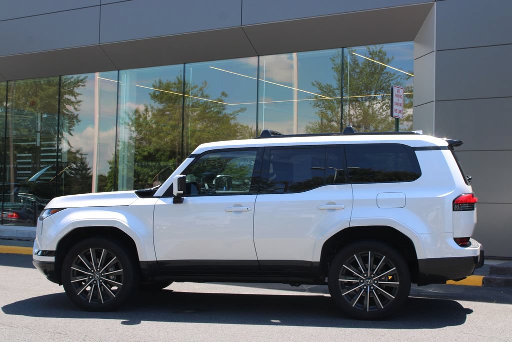 Used 2024 Lexus GX 550 w/ Accessory Package (Z1) AWD/4WD image 7