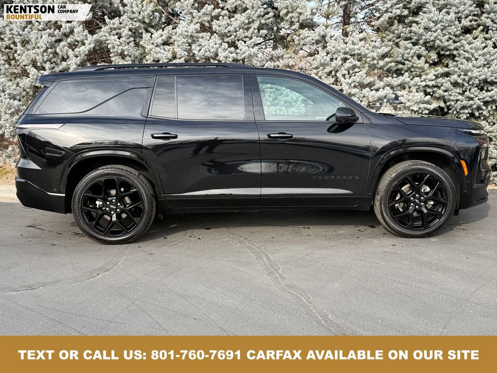 Used 2024 Chevrolet Traverse RS image 9
