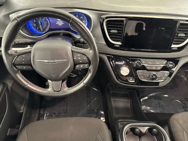 Used 2021 Chrysler Pacifica Touring w/ S Appearance Package FWD image 21