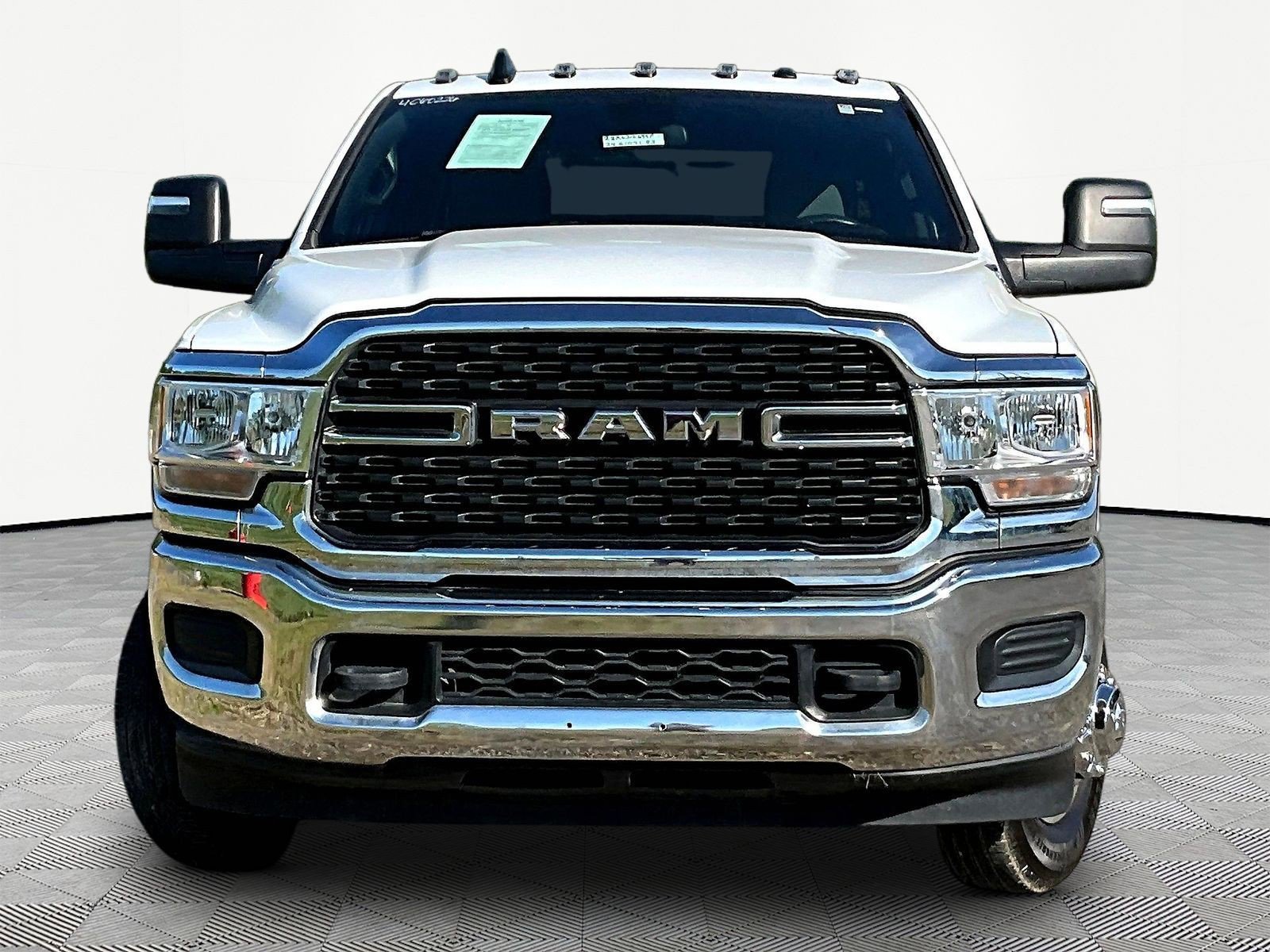 Used 2024 RAM 3500 SLT w/ Quick Order Package 2YG SLT AWD/4WD image 2