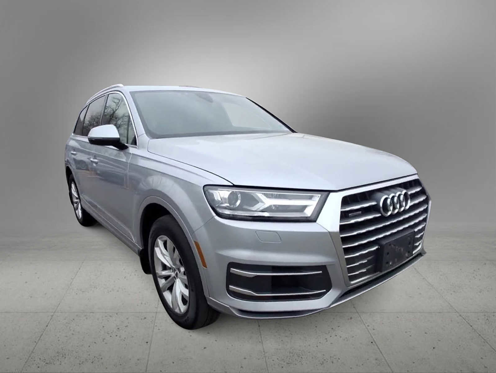 Used 2017 Audi Q7 3.0T Premium Plus image 2