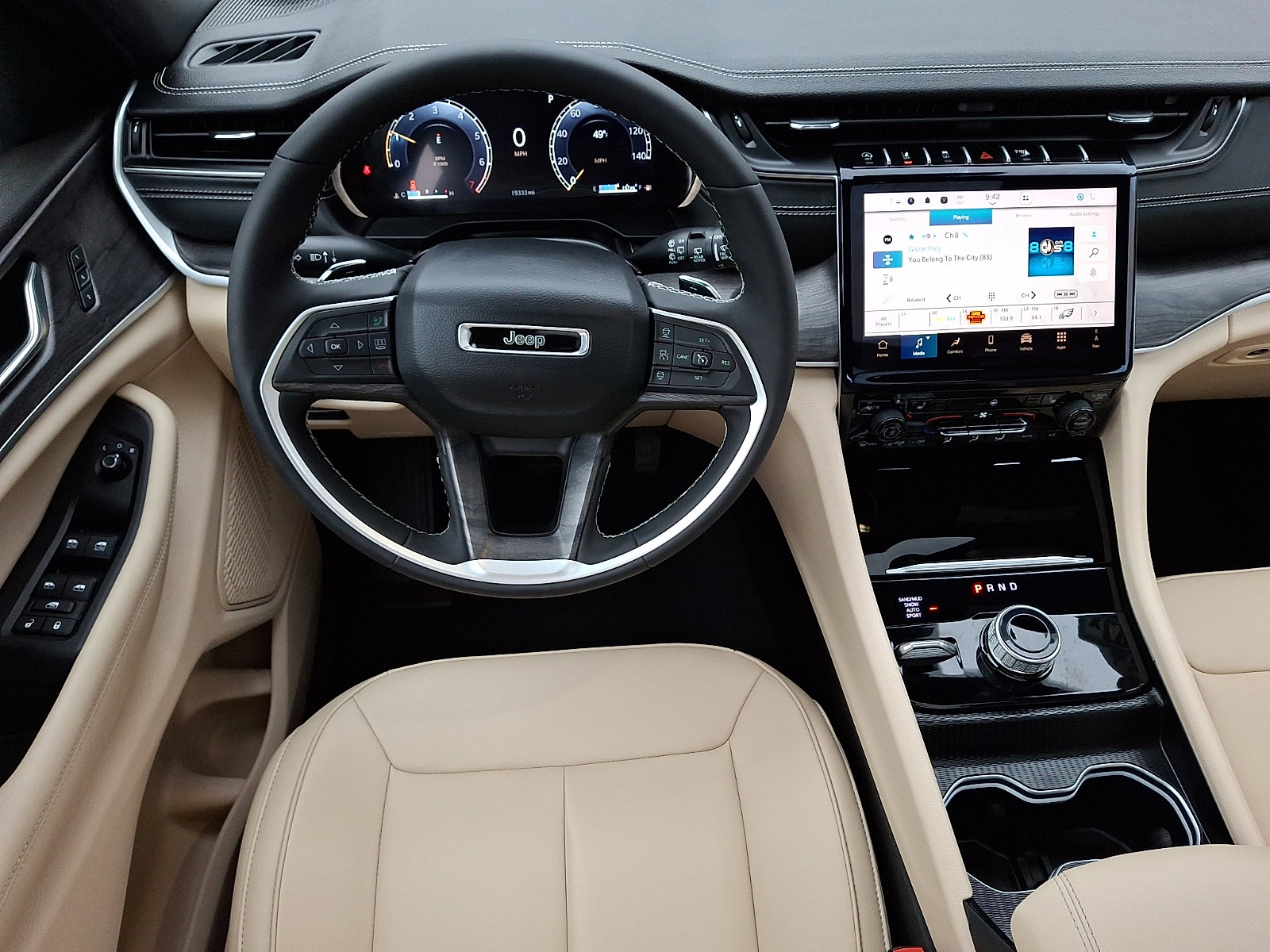 Used 2025 Jeep Grand Cherokee Limited image 11