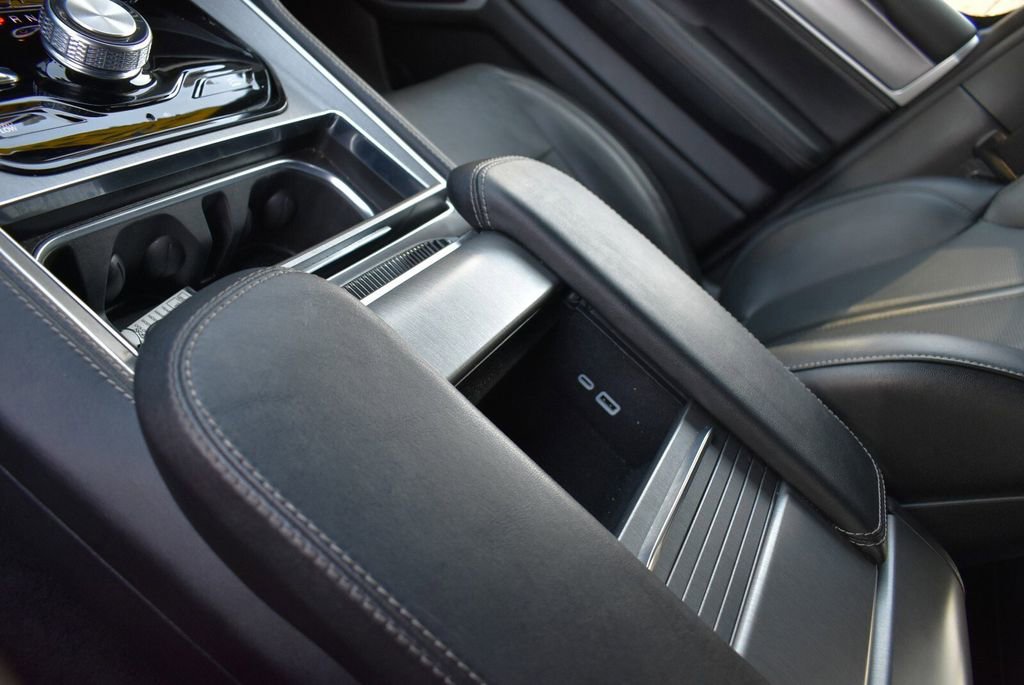 Used 2025 Jeep Wagoneer 4WD w/ Convenience Group I image 24