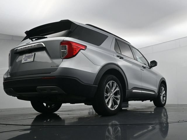 Certified 2022 Ford Explorer XLT w/ Equipment Group 202A AWD/4WD image 37