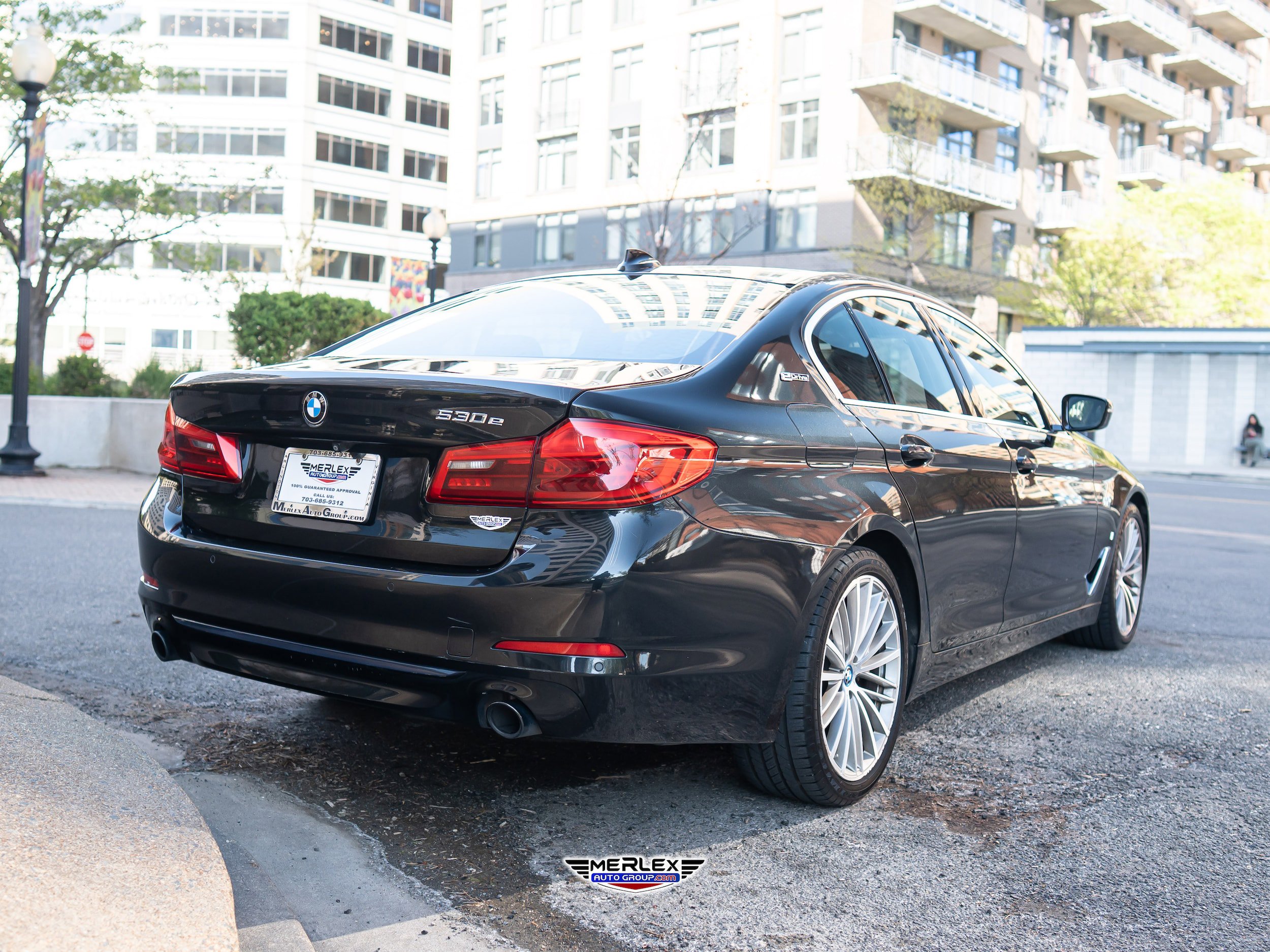 Used 2019 BMW 530e xDrive w/ Convenience Package AWD/4WD image 7