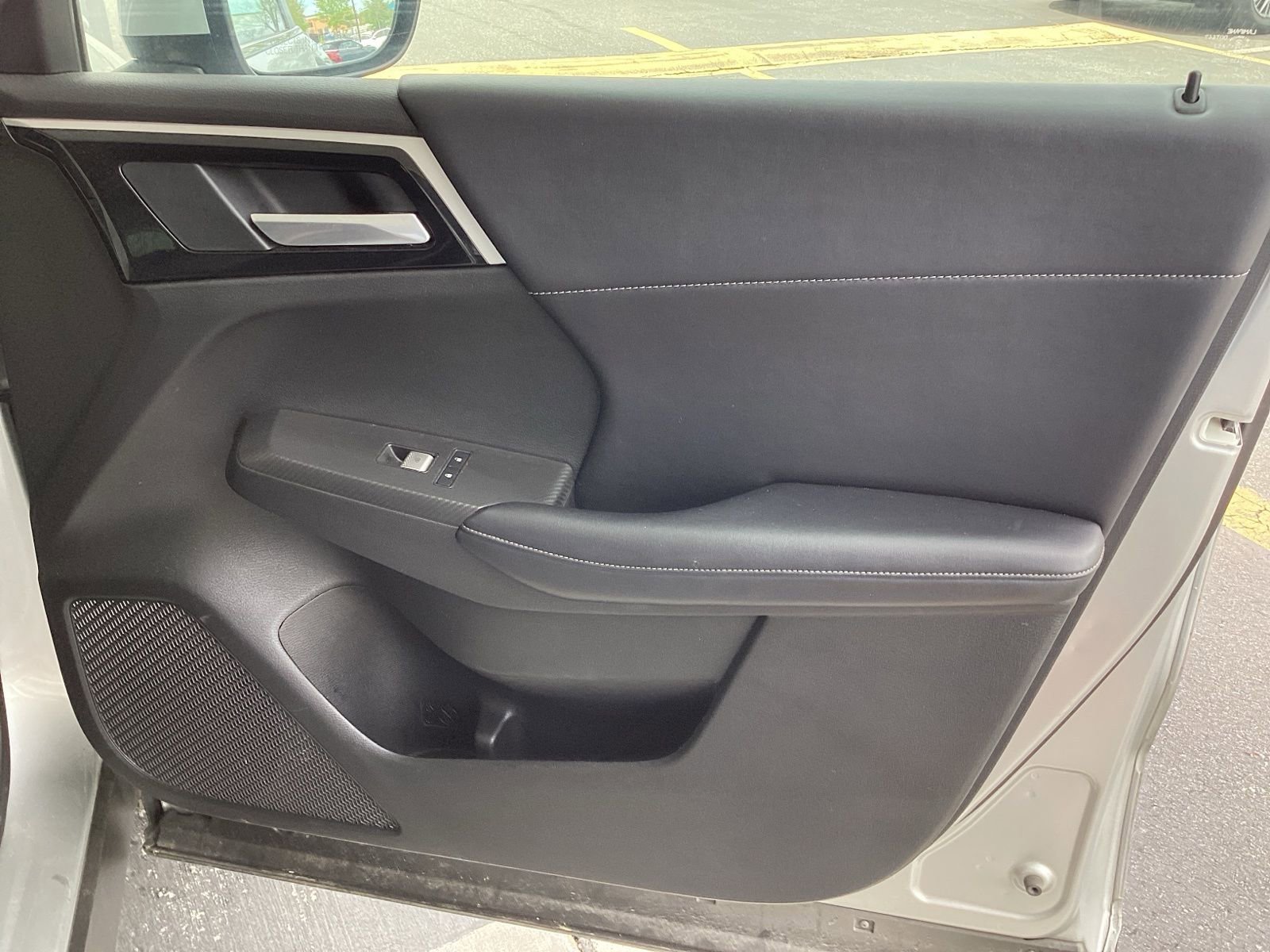 Used 2024 Mitsubishi Outlander SE Black Edition image 24