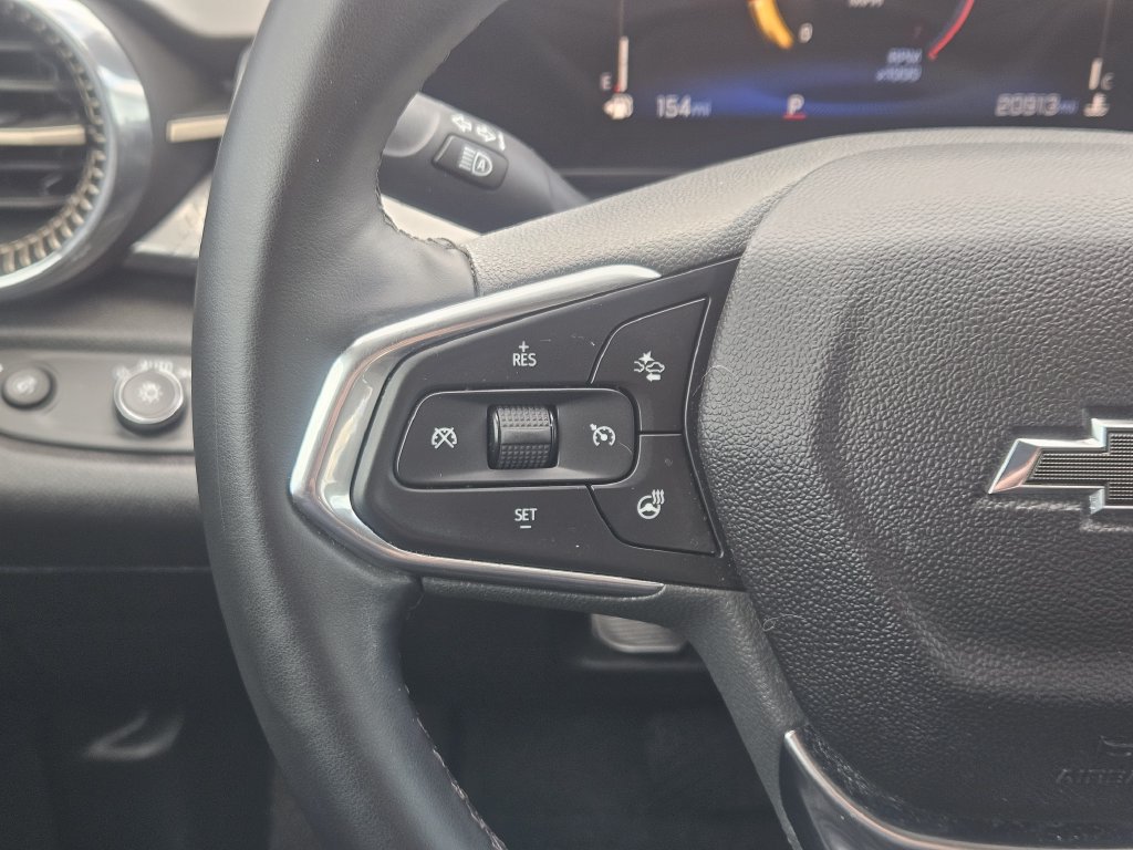 Used 2025 Chevrolet Trax ACTIV FWD image 27