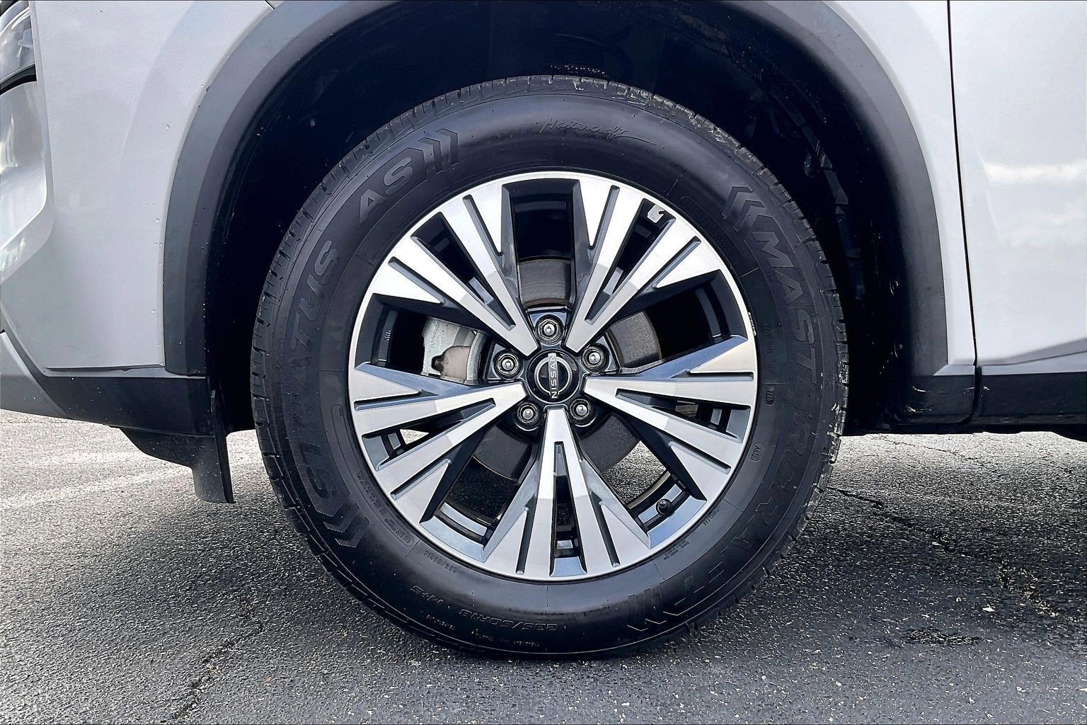 Used 2022 Nissan Rogue SV image 9