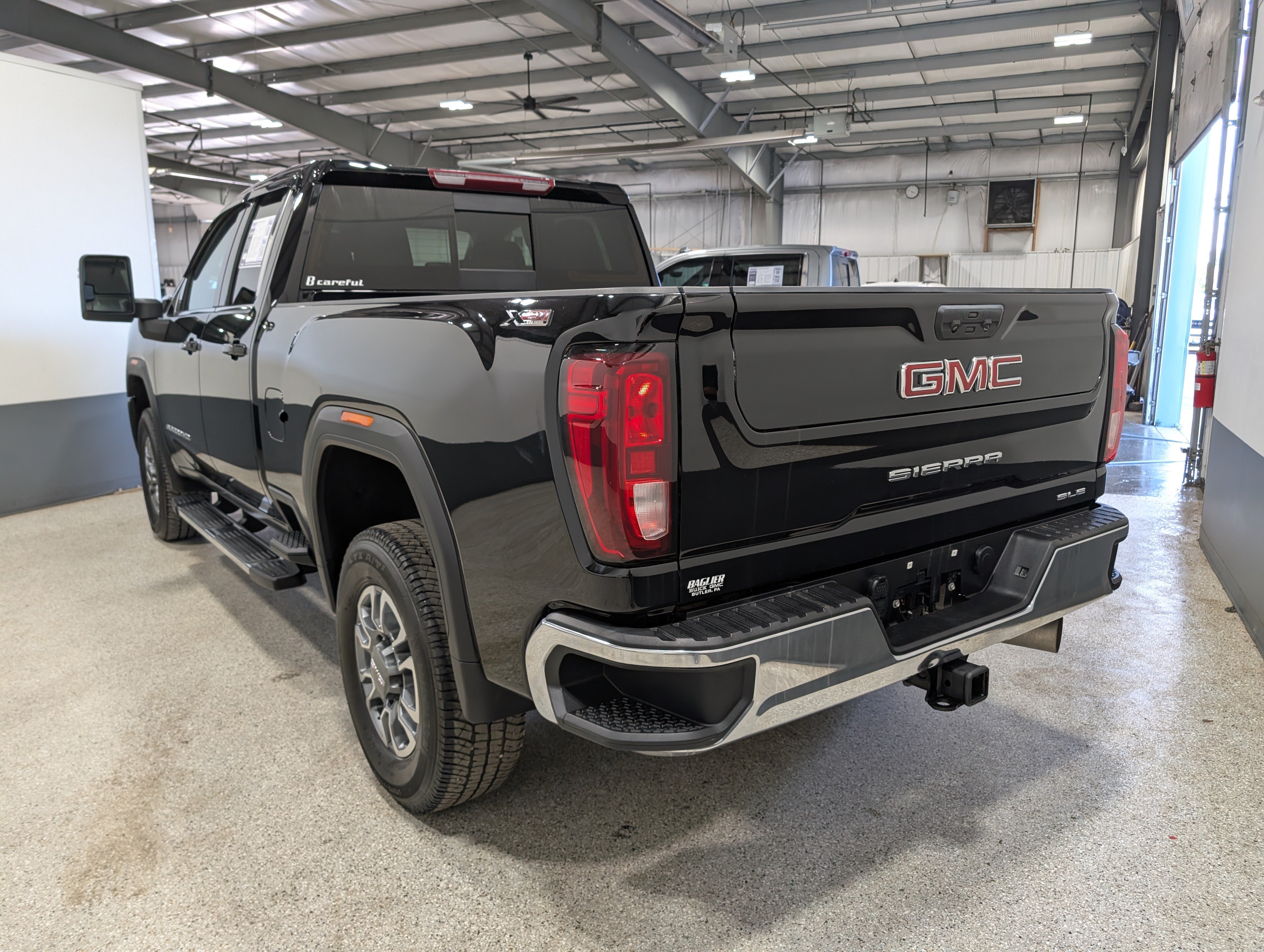 Used 2025 GMC Sierra 2500 SLE w/ Preferred Package AWD/4WD image 5
