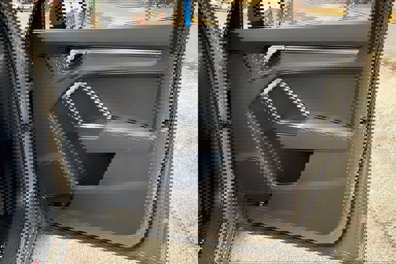 Used 2022 Audi Q3 2.0T Premium Plus w/ Premium Plus Package image 22