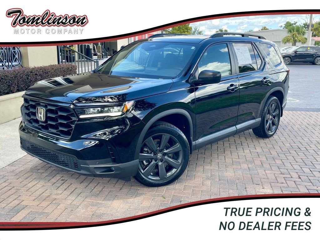 Used 2025 Honda Pilot Sport image 1