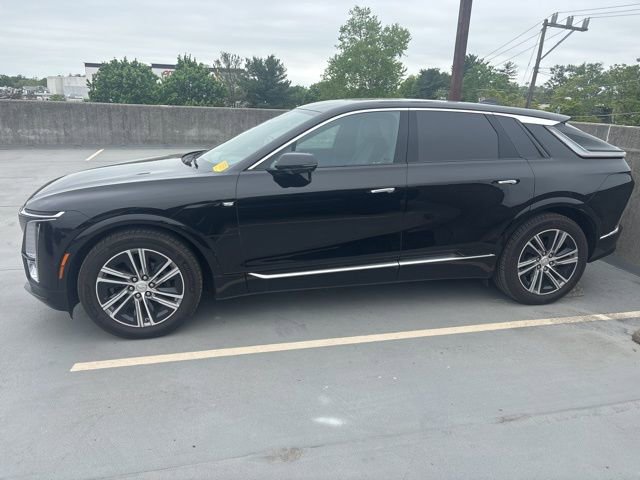 Certified 2024 Cadillac Lyriq Luxury AWD/4WD image 2