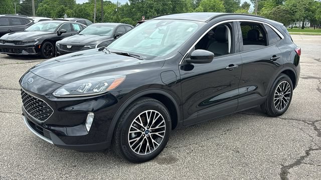 Used 2022 Ford Escape SEL w/ Technology Package FWD image 2