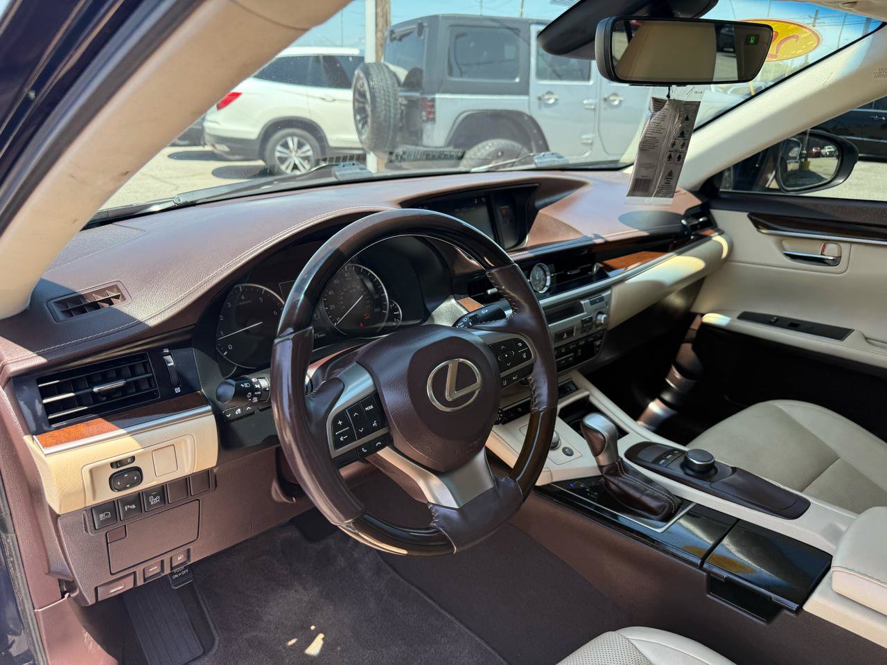 Used 2017 Lexus ES 350 w/ Premium Package FWD image 8