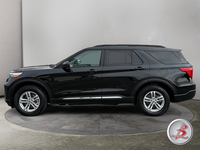 Used 2022 Ford Explorer XLT image 4