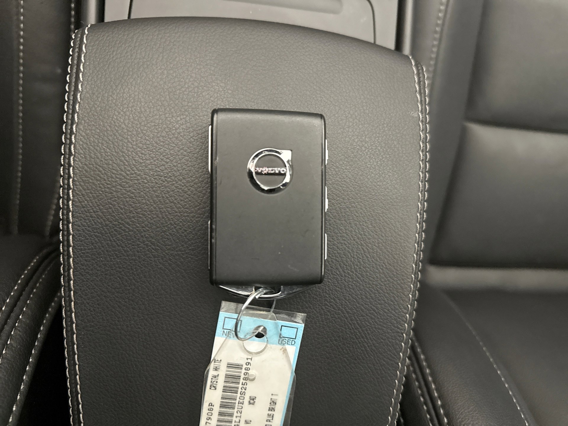 Used 2025 Volvo XC40 B5 Plus AWD/4WD image 10