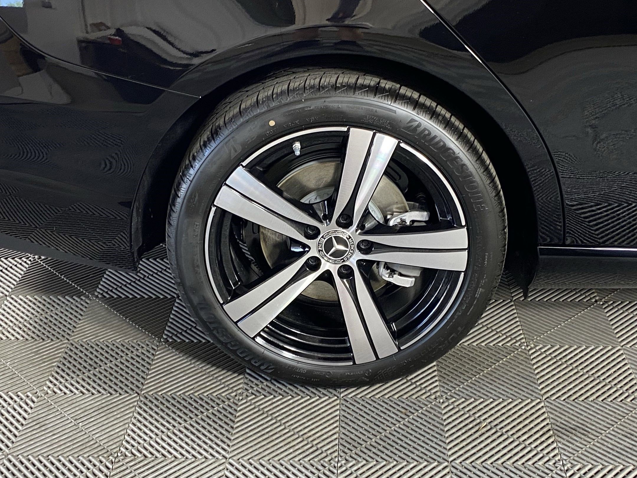 Used 2025 Mercedes-Benz C 300 4MATIC Sedan image 10