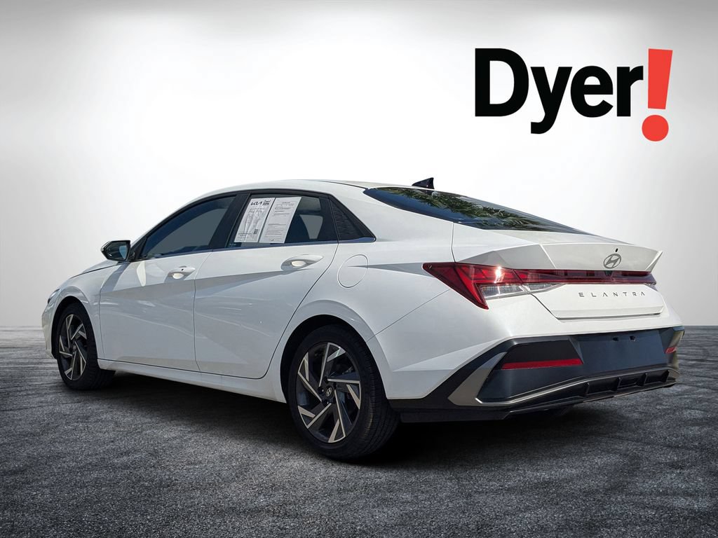 Used 2025 Hyundai Elantra SEL FWD image 6