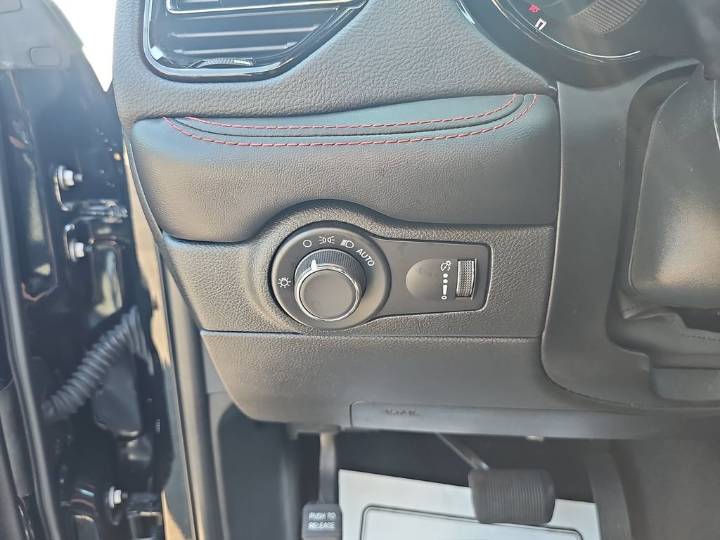 Used 2023 Dodge Durango GT RWD image 34