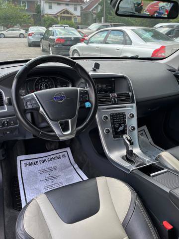 Used 2017 Volvo XC60 T5 FWD image 8