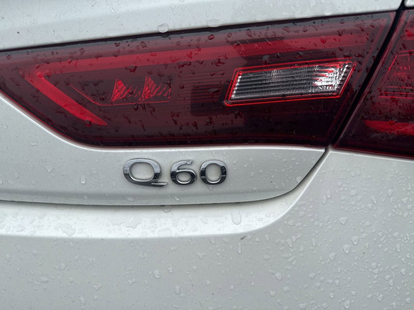 Used 2022 INFINITI Q60 3.0t Luxe w/ Essential Package image 6