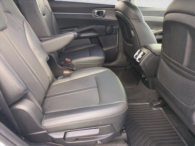 Used 2022 Kia Sorento EX image 20