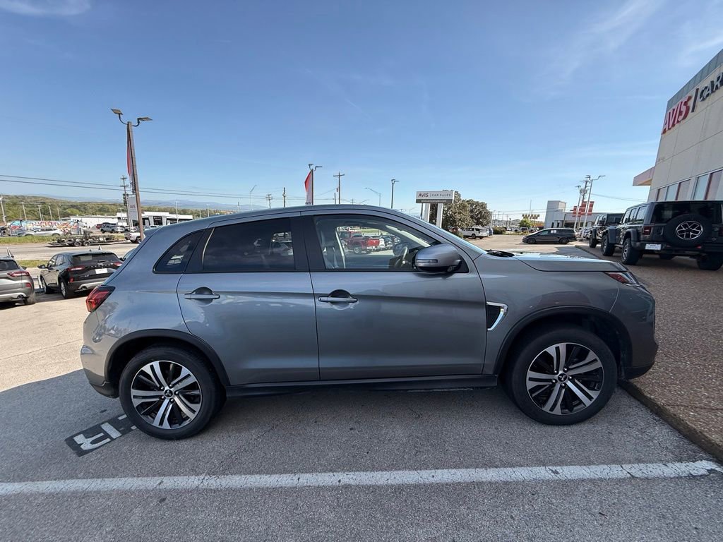 Used 2025 Mitsubishi Outlander Sport SE image 4