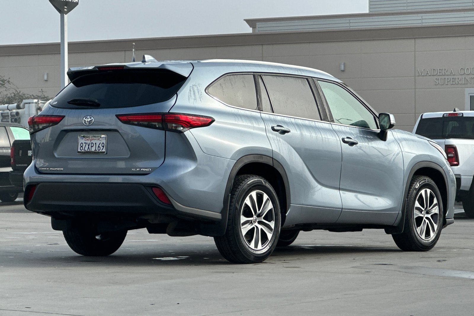 Used 2022 Toyota Highlander XLE image 6