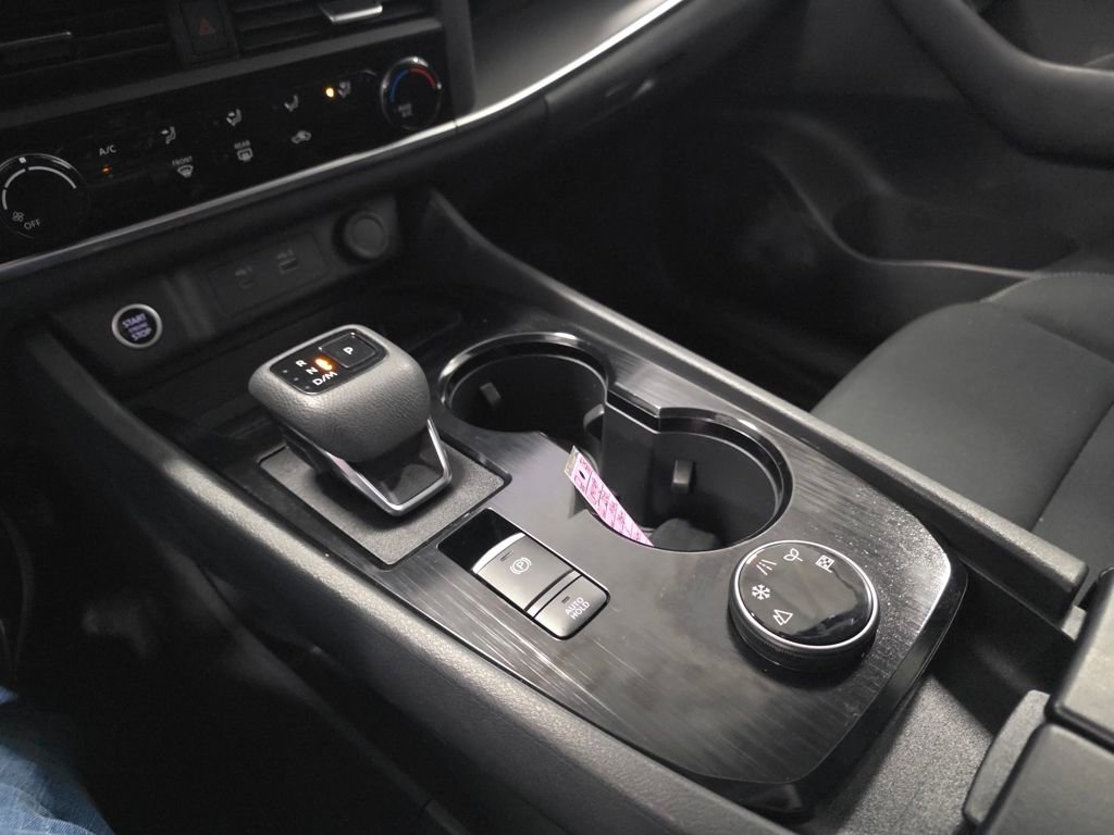 Used 2023 Nissan Rogue S AWD/4WD image 21