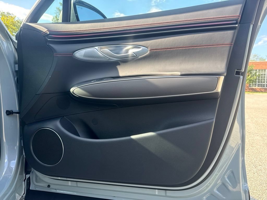 New 2027 Genesis GV70 2.5T Sport Prestige AWD/4WD image 31