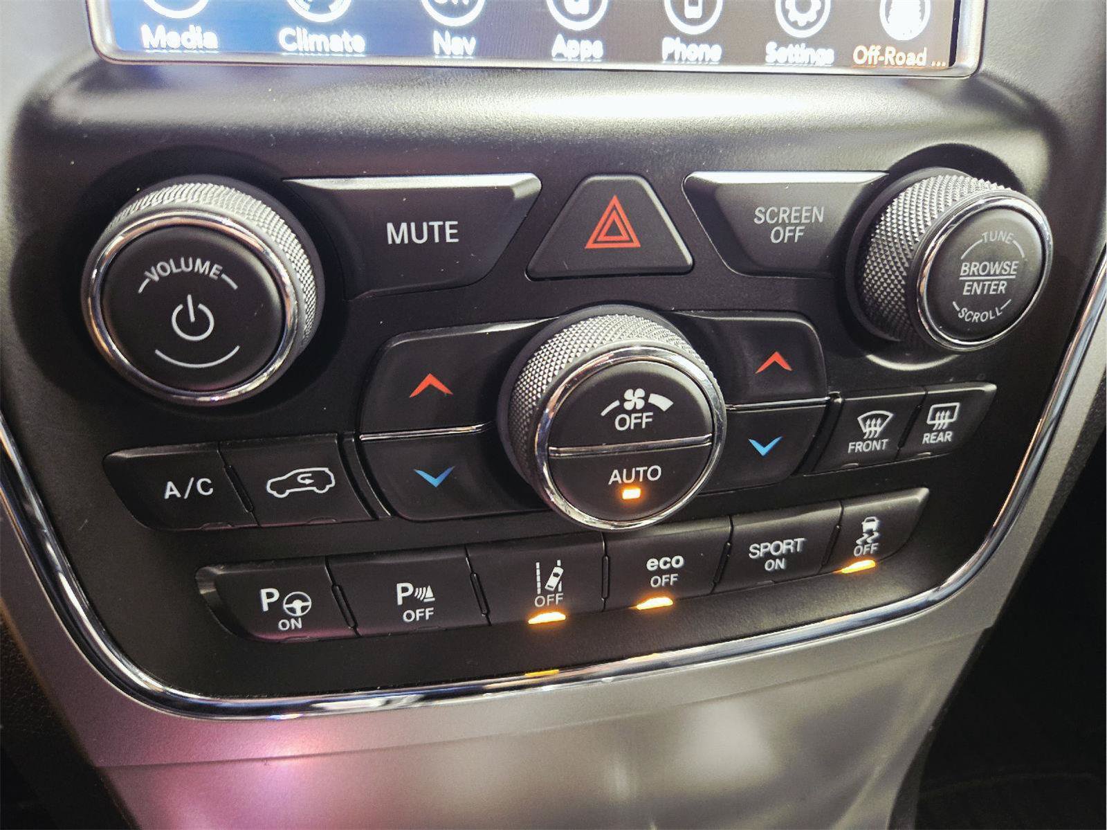 Used 2018 Jeep Grand Cherokee Limited AWD/4WD image 37