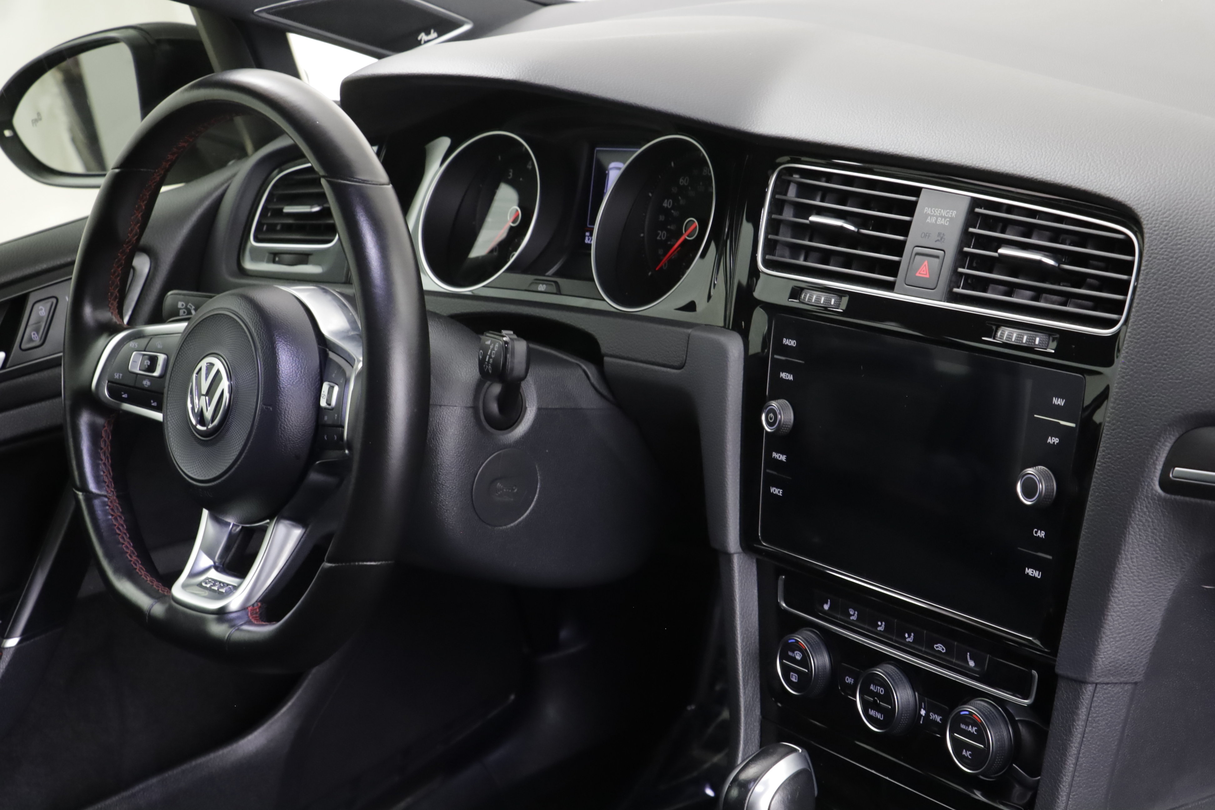 Used 2020 Volkswagen GTI Autobahn FWD image 28