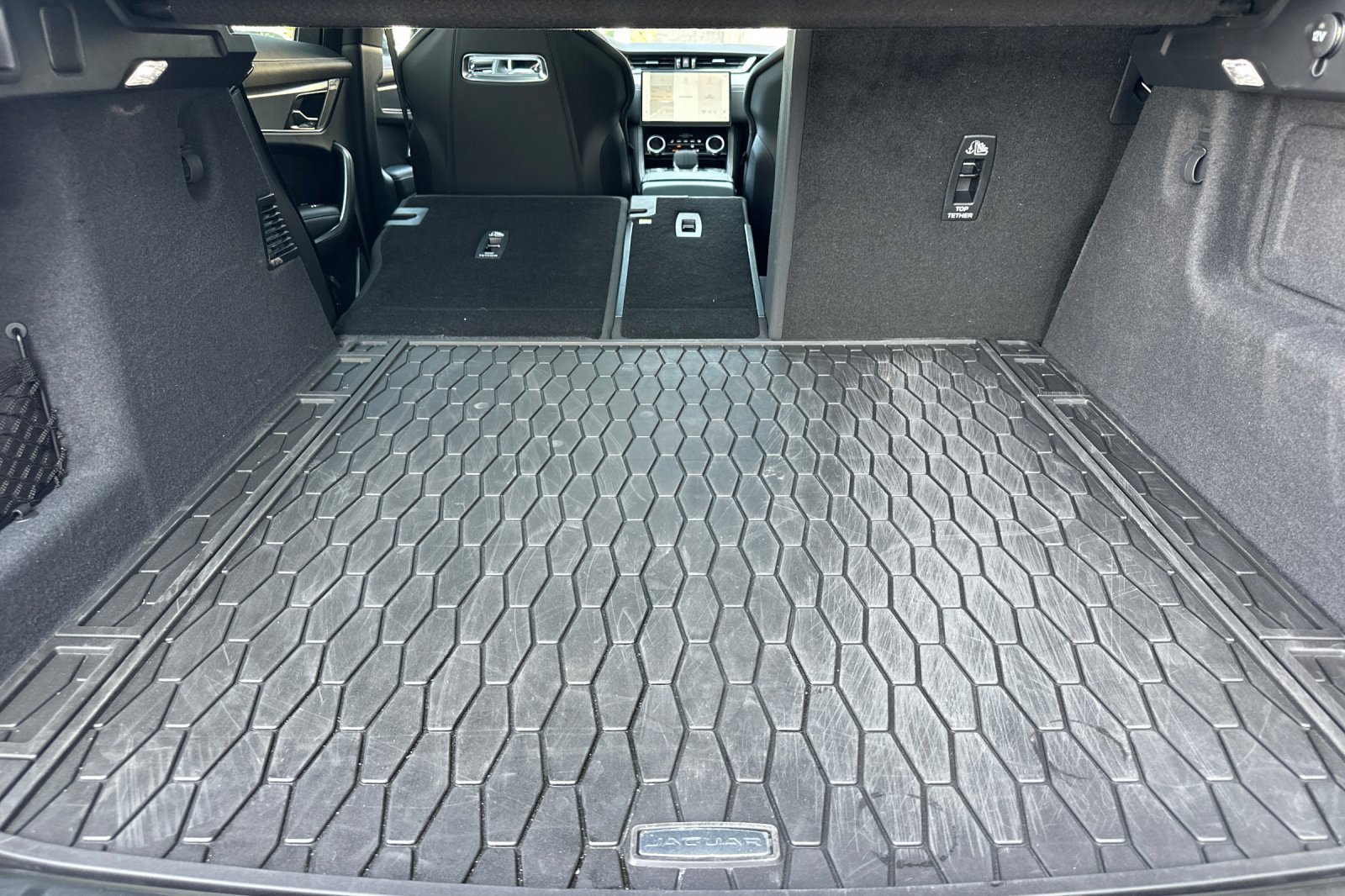 Used 2025 Jaguar F-PACE R-Dynamic S image 16