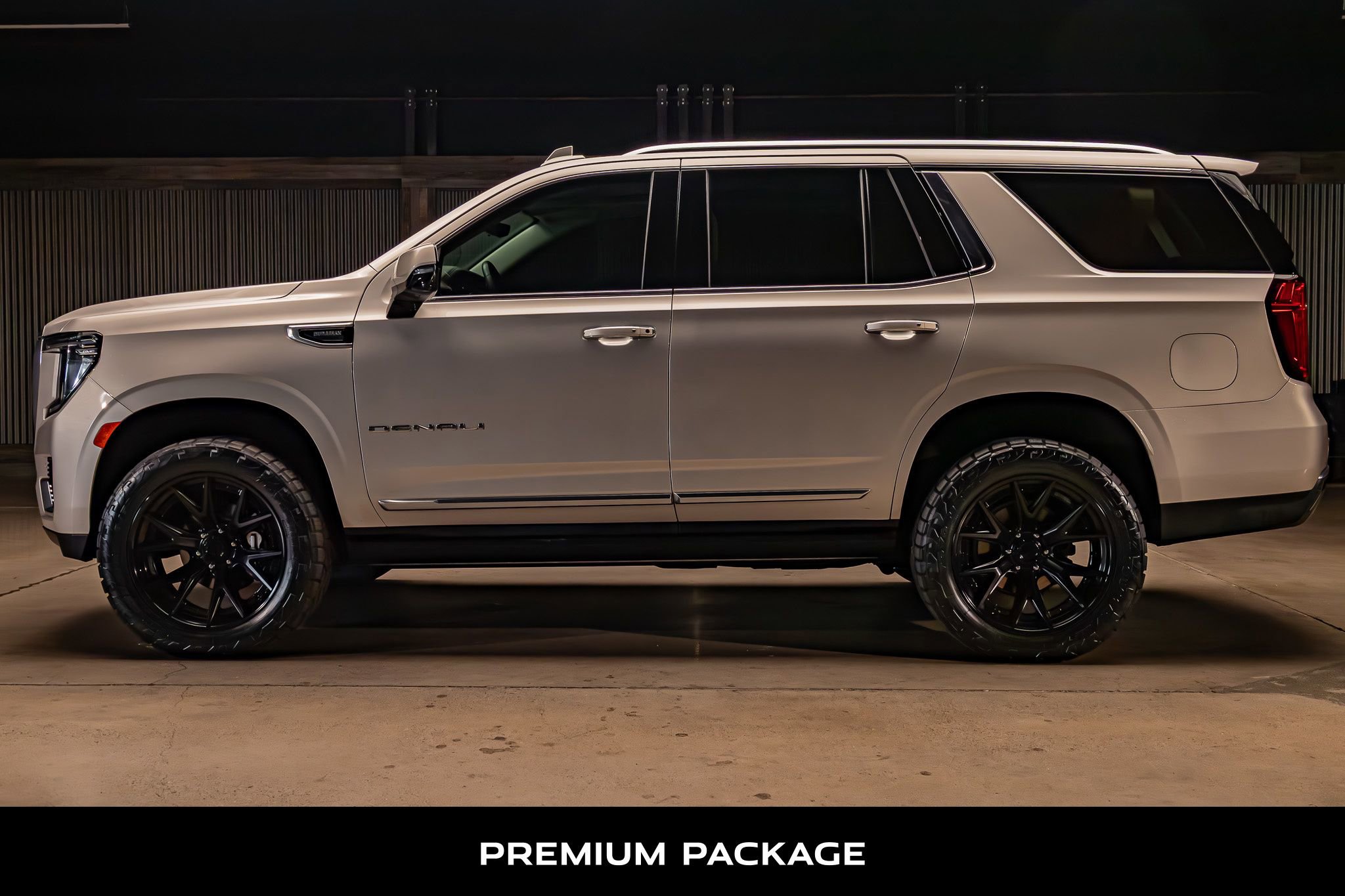 Used 2022 GMC Yukon Denali w/ Denali Premium Package AWD/4WD image 6