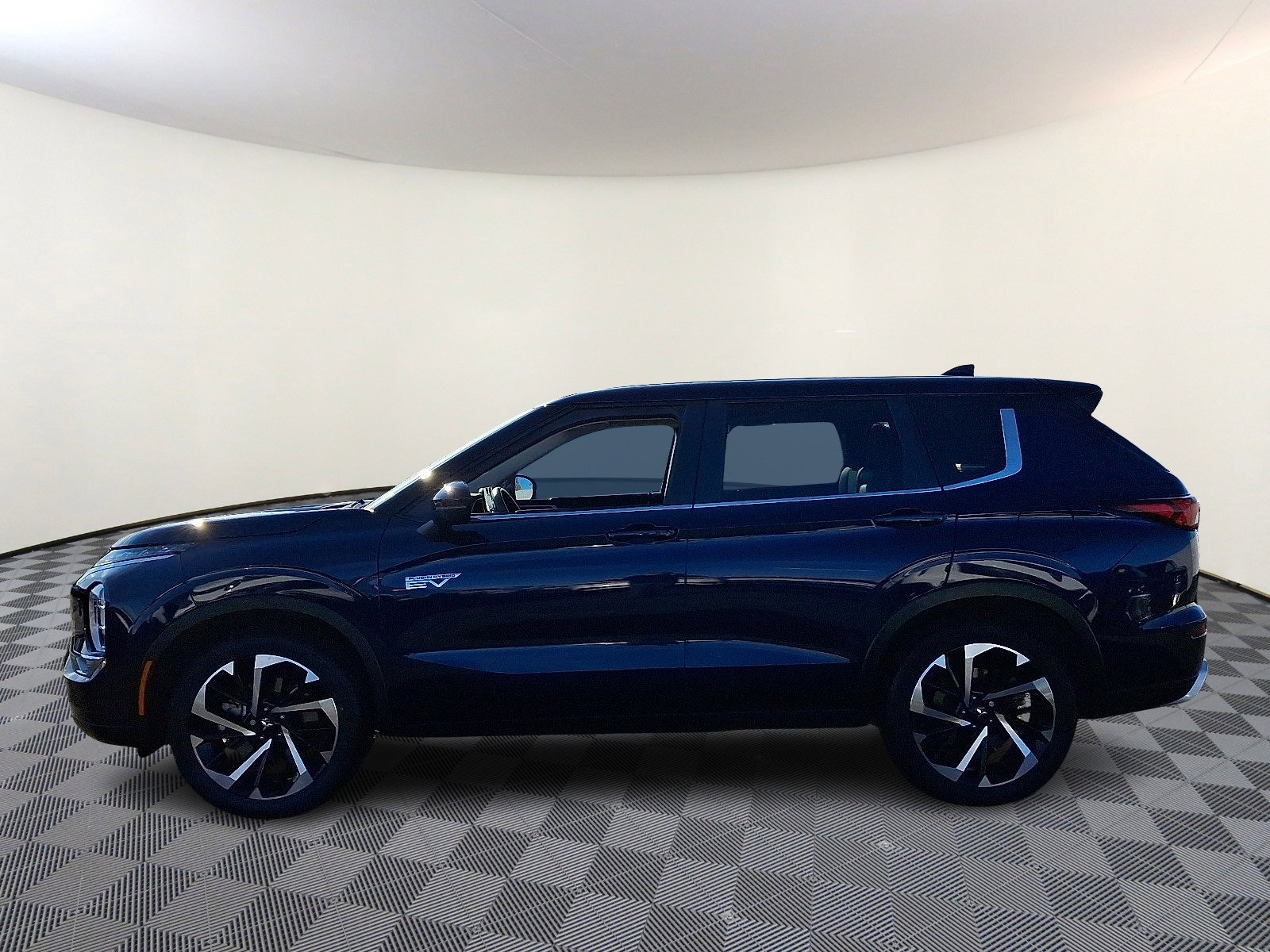 Used 2023 Mitsubishi Outlander SE image 4