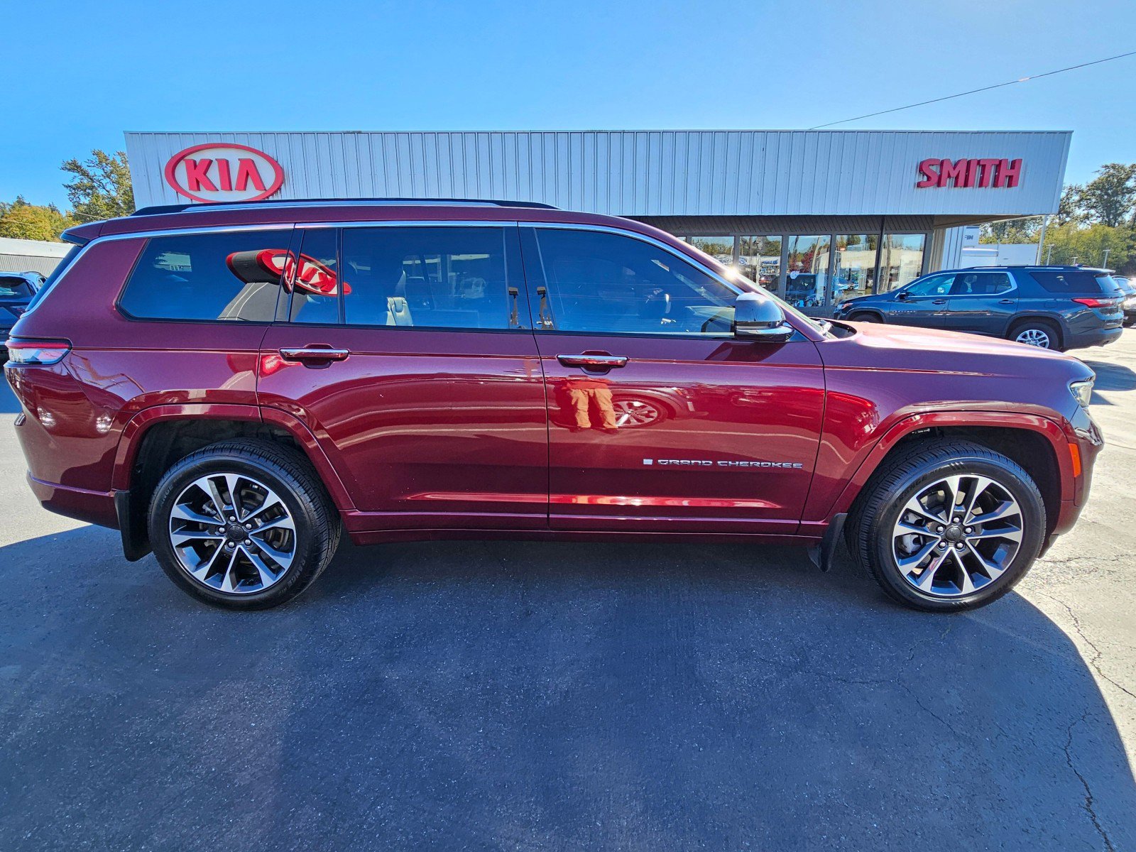 Used 2021 Jeep Grand Cherokee L Overland w/ MOPAR Finishing Package image 2