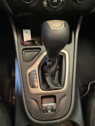 Used 2018 Jeep Cherokee Latitude w/ Altitude Package image 15