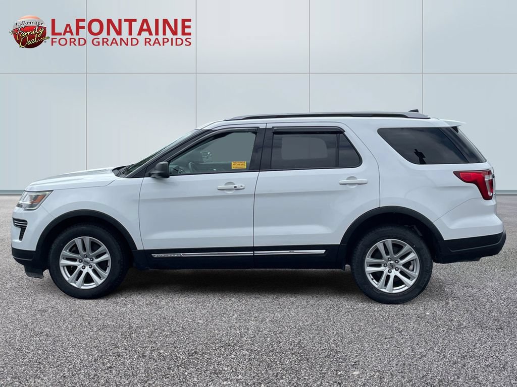 Used 2018 Ford Explorer XLT AWD/4WD image 4