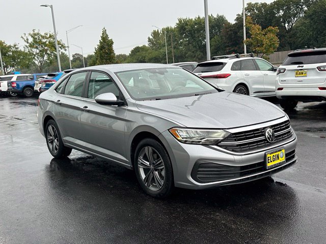 Used 2023 Volkswagen Jetta SE FWD image 3