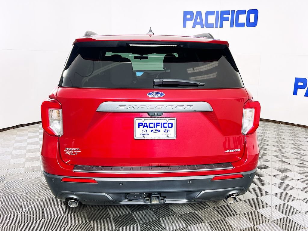 Used 2023 Ford Explorer XLT w/ Equipment Group 202A image 7