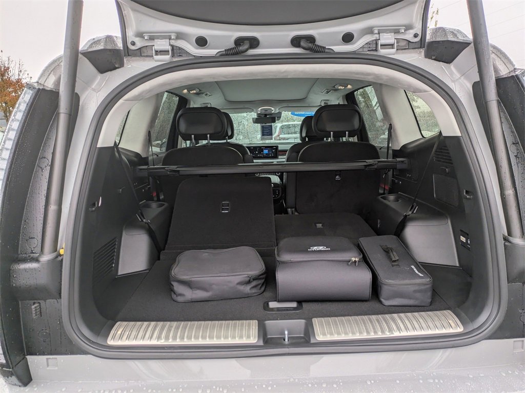 Certified 2026 Hyundai Ioniq 9 Calligraphy image 6