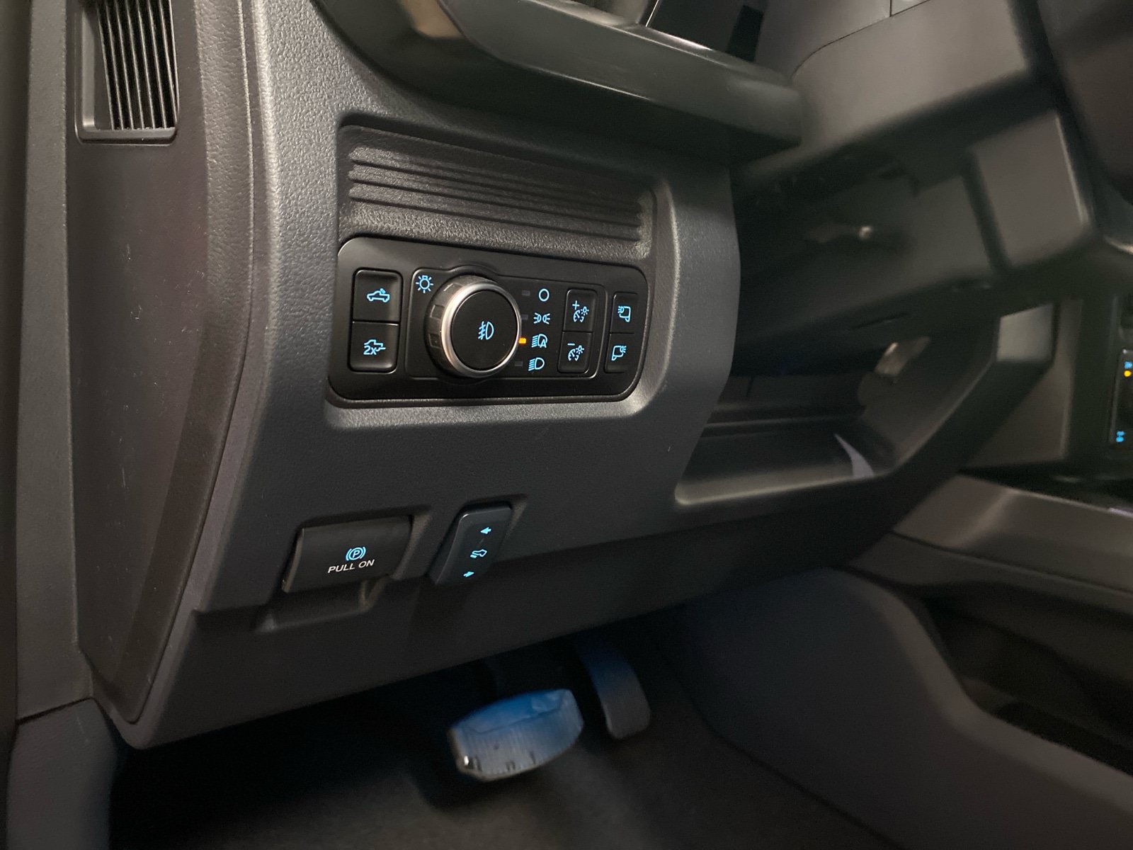 New 2026 Ford F250 Lariat w/ Black Appearance Package AWD/4WD image 18