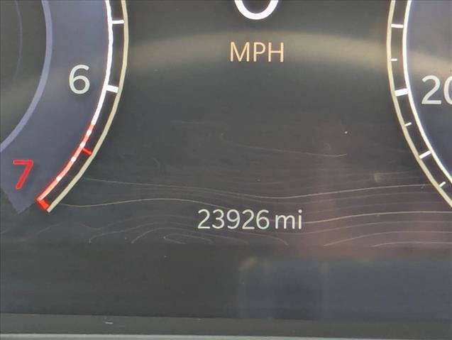 Used 2023 Jeep Grand Cherokee Laredo AWD/4WD image 11