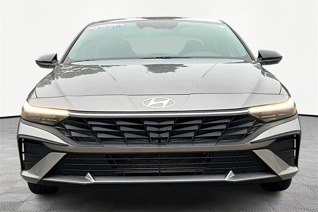 Certified 2025 Hyundai Elantra Sport image 3