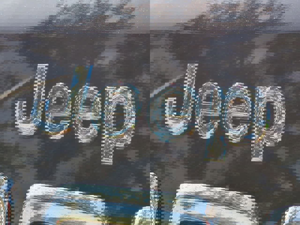 Used 2020 Jeep Cherokee Latitude image 12