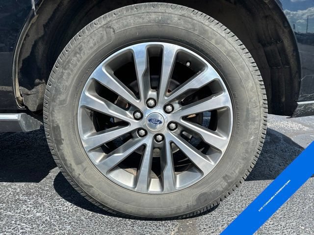 Used 2018 Ford Expedition Max Limited w/ Equipment Group 301A AWD/4WD image 10