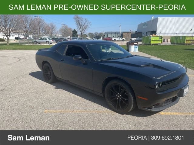 Used 2018 Dodge Challenger SXT w/ Blacktop Package image 2